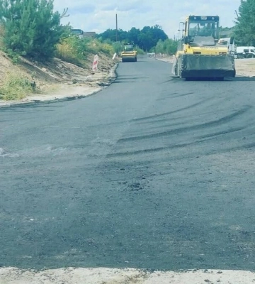 Ремонт вулиці Конюшинної у Львові: вже стелять нижній шар асфальту