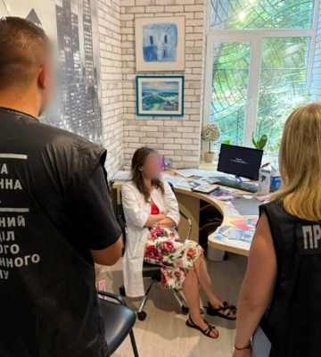 В Одесі викрили медиків, які виготовляли фіктивні документи про інвалідність для втечі чоловіків за кордон
