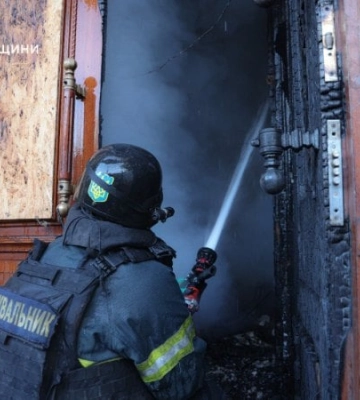 Російський дрон влучив у художній музей у Херсоні