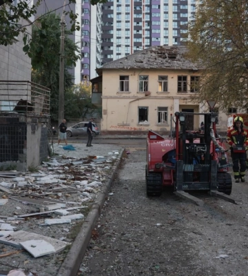 В Киеве выросло количество погибших, разрушены больница и школа: какие последствия удара РФ 