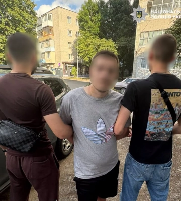 Зірвав ланцюжок із шиї львів’янки та втік: поліція затримала 36-річного чоловіка