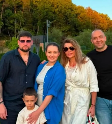 Евгений Селезнёв показал уютные кадры отдыха с семьёй во Львове и очаровал соцсети