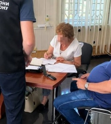 Взятки за "нужные" заключения, снятие с розыска и более 12,3 млн грн незаконного обогащения: будут судить председателя ВВК на Днепропетровщине. ФОТОрепортаж