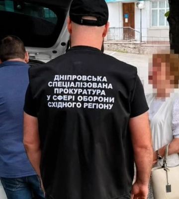 На Дніпропетровщині судитимуть за хабарі голову ВЛК: у жінки під час обшуків знайшли понад 300 тис. доларів