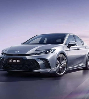 Toyota обновила Camry