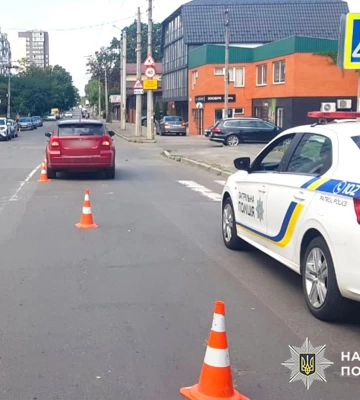 У Хмельницькому жінка потрапила до лікарні після того, як ії збив автомобіль