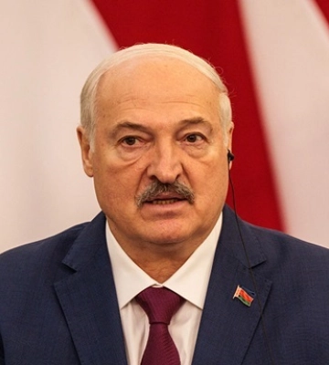 Лукашенко отправит на границу с Украиной 500 "тунеядцев"