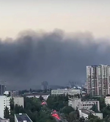 Ухудшение качества воздуха зафиксировано в Киеве после пожара, возникшего в результате падения вражеских дронов