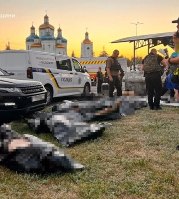 У Кривому Розі зросла кількість жертв удару по торговельному центру: 16 загиблих і 130 постраждалих