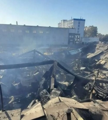 Ночной салют из боеприпасов и прилет по госпиталю оккупантов: в Мелитополе уничтожен бывший «Эпицентр» (видео)