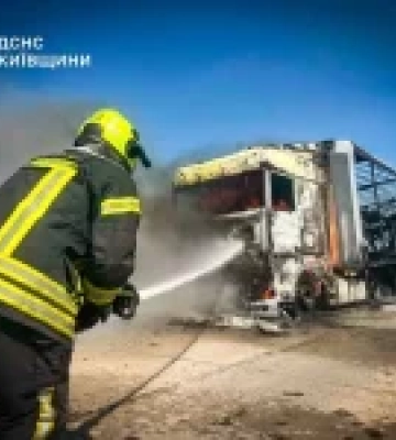 Атака РФ по автостоянці на Київщині: двоє загиблих і дев’ятеро поранених