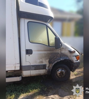 На Полтавщині поліція встановила підозрюваного у підпалі автомобіля