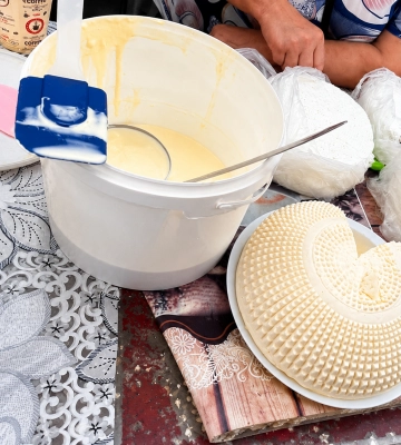 Які ціни на домашні молочні продукти у Луцьку