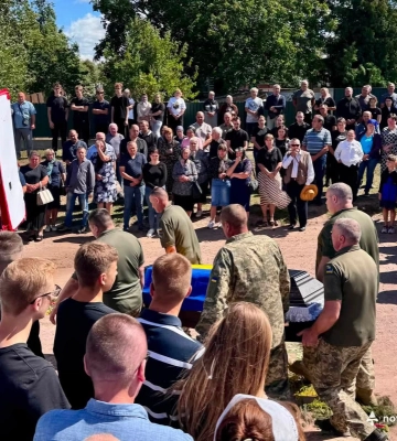 Йому було тільки 30: на Волині попрощалася з молодим Героєм Миколою Мурмилем