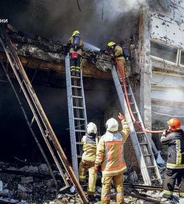 На Полтавщині росіяни вдарили по цивільній інфраструктурі та повторно атакували рятувальників