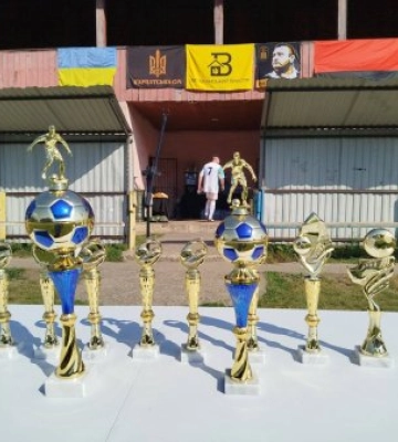 На стадіоні «Карпати» у Рахові пройшов меморіальний футбольний турнір