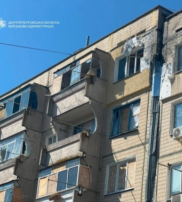 Майже 40 атак за добу: на Дніпропетровщині поранена жінка, пошкоджені будинки та інфраструктура