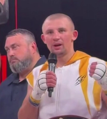 Олімпійський чемпіон Хижняк здобув перший титул у професійному боксі