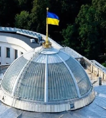 Нардепи, які втекли до РФ, втратять в Україні почесний статус і привілеї