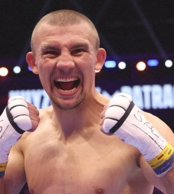Дебютний титул у професійному боксі здобув олімпійський чемпіон Олександр Хижняк