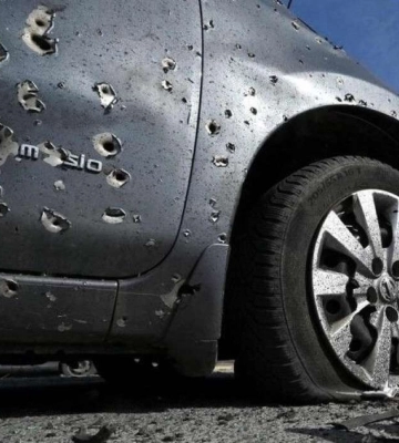 Як у Дніпрі захистити авто від уламків і вибухової хвилі: поради водіям