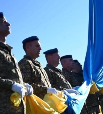 Найвищий прапор Закарпаття піднято в Ужгороді: як область відзначила День Державного Прапора