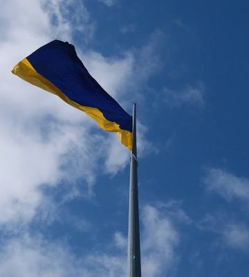 Кого уповноважили підняти найвище синьо-жовтий стяг у День Державного прапора у Львові