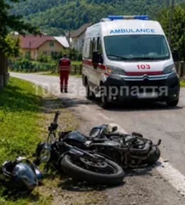На Закарпатті двоє підлітків опинилися в лікарні через падіння з мотоциклів