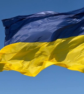 У Чернівцях урочисто підняли Державний Прапор України
