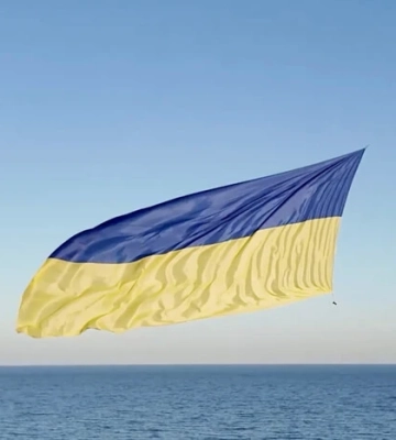 Над Одещиною за допомогою БпЛА підняли найбільший український стяг