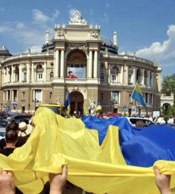 Синьо-жовтий над Одесою: сьогодні Україна відзначає День Державного Прапора