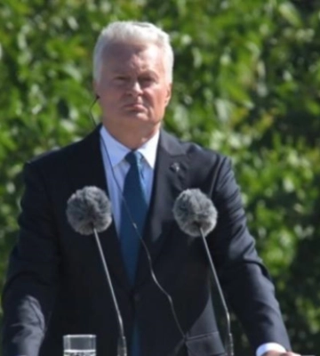 Президент Литвы в Киеве заговорил по-украински