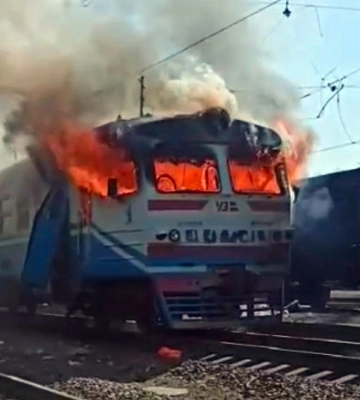 У Харківській області російський дрон поцілив в електричку, є загибла
