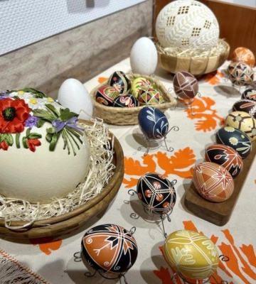 Рівнян запрошують на виставку лавреатів міської премії імені Василя Павлюка
