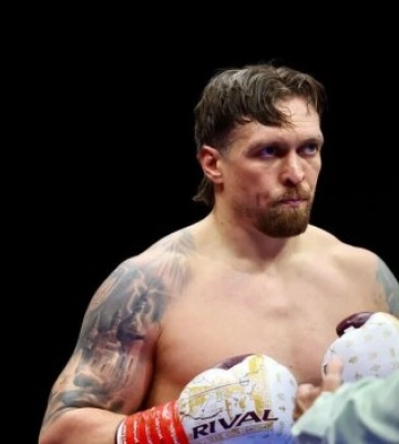 Усик впервые показал 16-летнюю дочь: Хижняк завоевал пояс WBA Gold во Львове