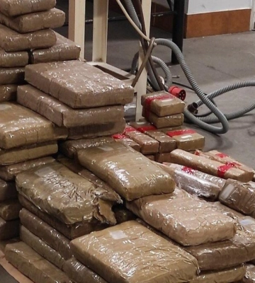 Прикордонник, який без перевірки пропустив вантажівку з 300 кг гашишу, відбувся незначним штрафом