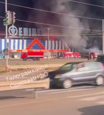 ВС РФ ударили по двум "Эпицентрам" в Одессе: первые детали (видео)