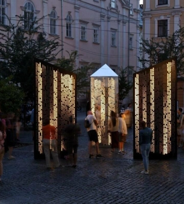 У Львові відкрили «Колони пам’яті» з іменами понад 2000 полеглих захисників України