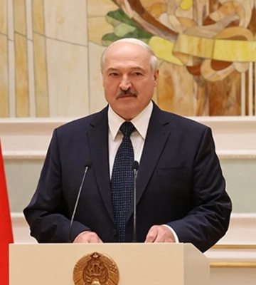Лукашенко цинічно згадав про братні народи у привітанні України