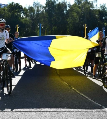 Збирали кошти на ЗСУ: в Рівному провели 5-й благодійний велопробіг (ФОТО)
