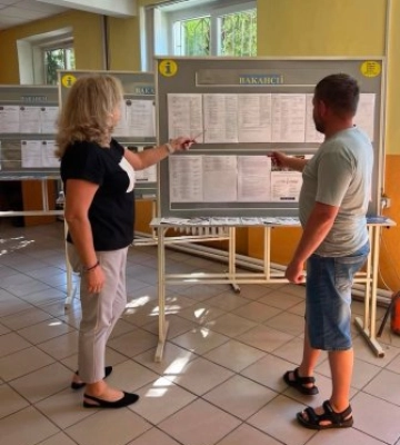 Біржа праці — це не про «допомогу з безробіття», а про новий старт: У Рахові безкоштовно вчать запускати бізнес та міняти професію