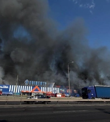 Росіяни вдарили по двом торговим центрам в Одесі