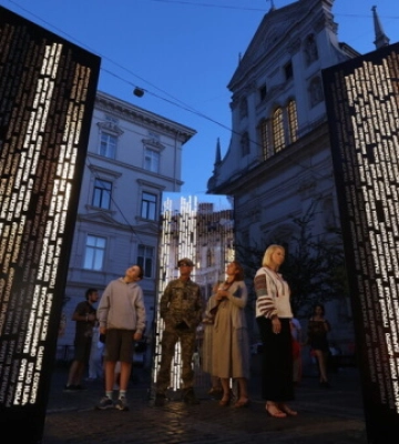 У Львові відкрили «Колони пам’яті» з іменами понад двох тисяч полеглих військових