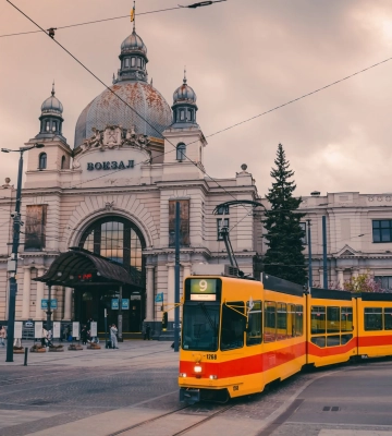 Які рішення виконкому Львівської міськради щодо пільгового проїзду пенсіонерів скасували суди