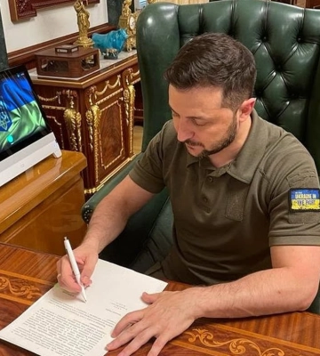 Підпис ціною 250 млн євро. Як президент гальмує кошти для України та чому проблема - не лише у ньому