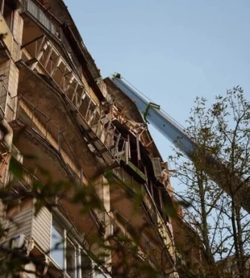 Внаслідок ворожого обстрілу 20 серпня в Києві загинули 16 осіб, 42 людини постраждали (фото, відео)