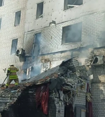 Росія вдарила по багатоповерхівці в Чернігові