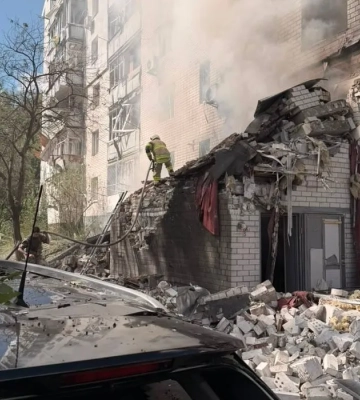 Россия нанесла удар дроном по многоэтажному дому в Чернигове