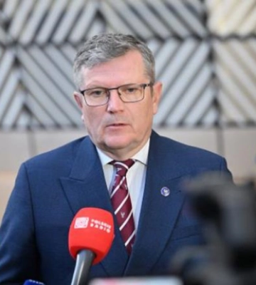Бандера та Шухевич у Нацпантеоні: у Польщі заявили про "наслідки"