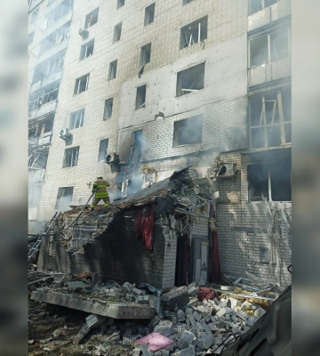 Удар на День Независимости: в полдень дрон попал в дом в Чернигове, есть пострадавшие 